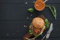 Hamburguesas de ternera rellenas de cheddar